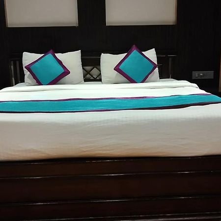 Hotel Little Palace Dibrugarh Extérieur photo